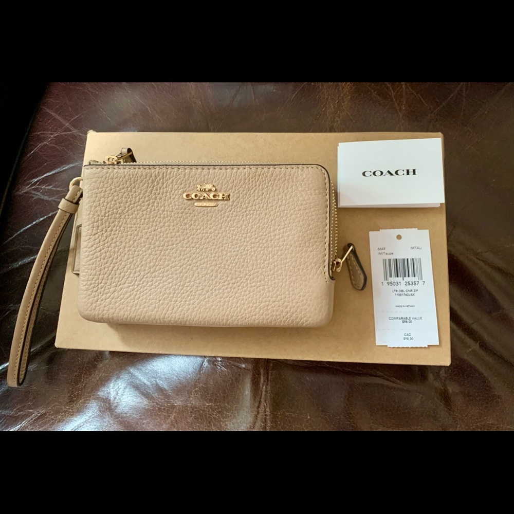 NWT Coach wristlet